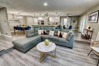 Image de Expansive Contemporary Retreat