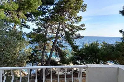 Image de Appartement de deux chambres prés de la plage Ivan Dolac, Hvar (A-21269-e)