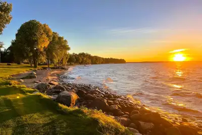 Image de Lakeside Retreat at Izatys - Unit #230 – The Perfect Getaway for All Seasons!