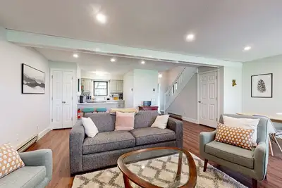 Image de Stunning townhome with on-site golf, pools, ski trails, and fitness center
