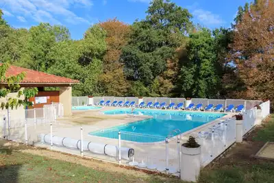 Image de Gite sur un petit parc avec piscine dans le Lot
