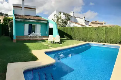 Image de Villa individuelle avec jardin et piscine privée