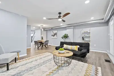 3br Charming Home with Fireplace