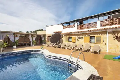 Image de Villa \"Cal Ramon\" pour 15 personnes avec piscine privée, Wi-Fi et climatisation