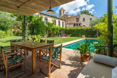 Image de Villa \"Can Llofriu\" avec vue sur les montagnes, piscine privée et Wi-Fi