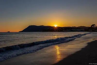Image de Le Cosy des Sablettes – Pieds dans l’eau, accès privé à la plage, Wifi & Clim