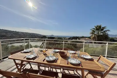 Villa 4 pièces avec climatisation à Porticcio, à 750m de la plage, internet inclus