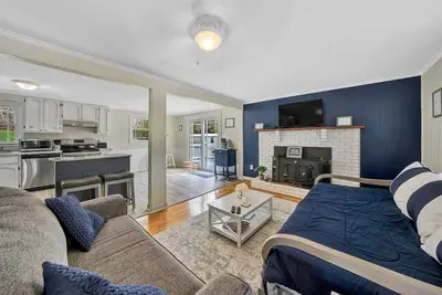 Image de Private dock, stunning cove views, fast Wi-Fi, rec room, and prime location near Sml attractions!