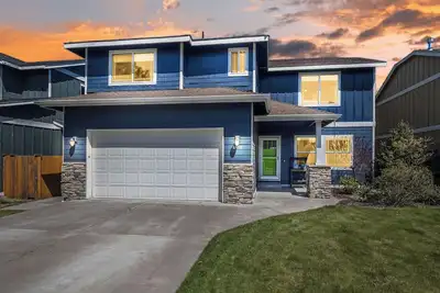 Image de Dog Friendly ~ Bonus Room ~ Fireplace ~ Bbq ~ Fenced Yard ~ Close to Park!