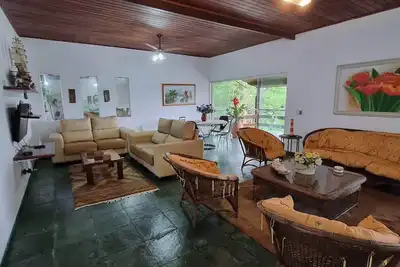 Image de House On The Beach With Lots Of Green