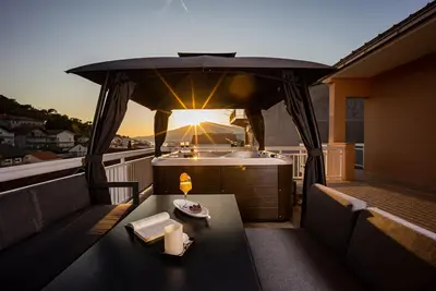 Image de Beautiful Holiday Home with private pool, hot tub and sea view