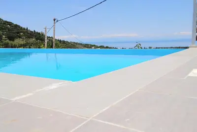 Image de Villa George Sunrice. 3br. private Pool. free Parking. sea Views