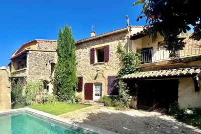 Image de Proche Uzès, Mas de charme premium dans village provençal, piscine & clim, vue