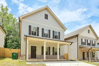 Image de Bright and Comfortable Home