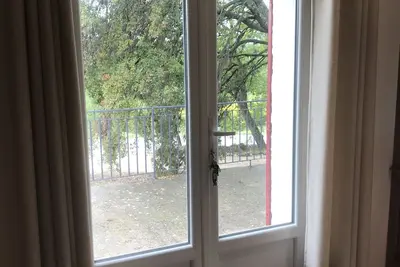 Image de Au Calme, Sous le Chêne Vert