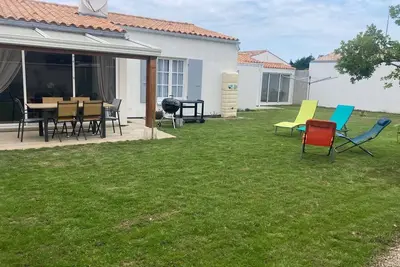 Image de Villa au calme, à 150m de la plage et 250m du marché