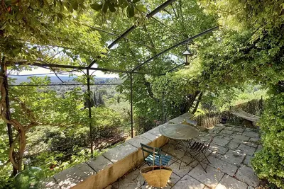 Image de Maison d'architecte indépendante dans un jardin avec vue remarquable