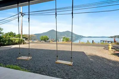 Image de Silverado Beach Lake House