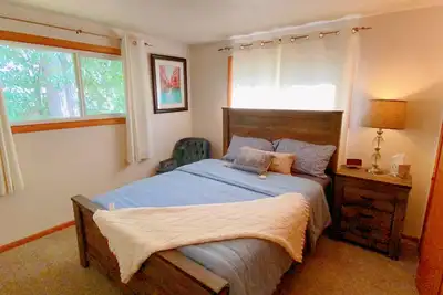 Image de Express Gateway in Stevens Point with fully enclosed fence for backyard!