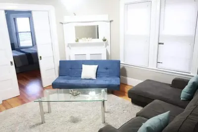 Image de Spacious apt 5min drive Downtown ~