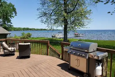 Image de Lakefront Luxury - Wonderful lodging nestled on the shore