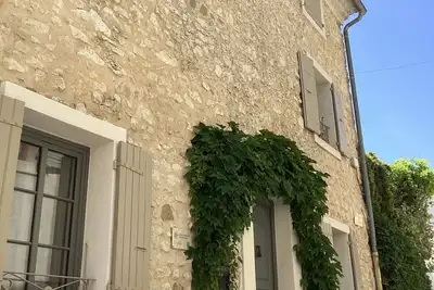 Image de Maison de Village en Pierres, à 5minutes de L'isle sur la Sorgue