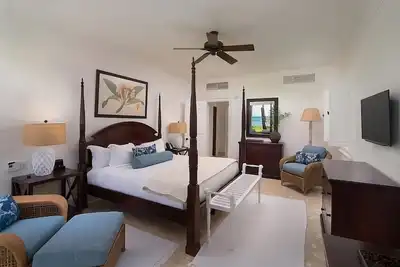 Image de Comfort and Convenience! Outdoor Swimming Pool, Pets are Allowed, Beachfront!