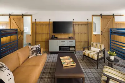 Image de Prime Location! Walk to Town Square Shops & Restaurants, Jackson Hole Rodeo!
