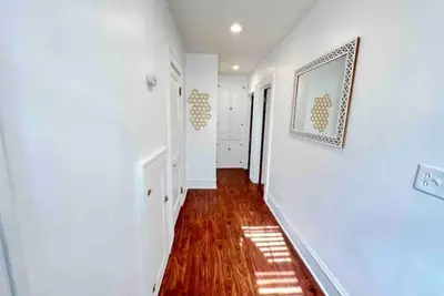 Image de Little yellow house — next to Upmc Chautauqua