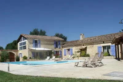 Image de studio gîte prés du château de Bonaguil dans une maison en pierres