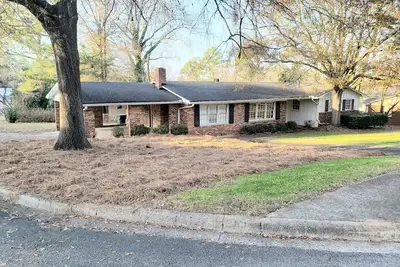 Image de Walking Distance to Course and Hospitality