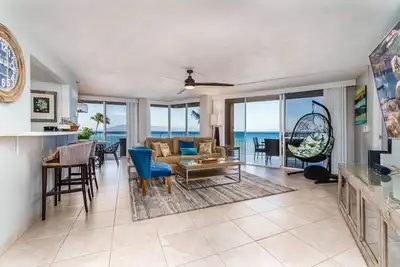 Image de Spectacular Views Oceanfront Corner Royal Kahana 2Bd Hotel zone Safe to Book.