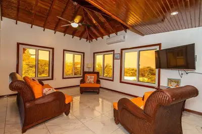 Apartment in West Bay