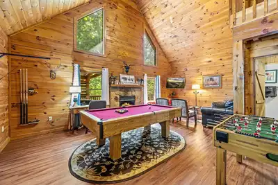 Image de Peaceful Getaway > 6 Mins to Dollywood & Parkway, ~Games, Hot-tub, Firepit!