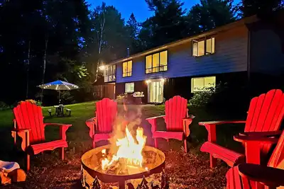 Image de Muskoka Mistywoods - 5br Retreat w/ Firepit + Bbq + High Speed Wi-Fi