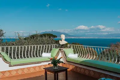 Image de Villa Damide: An elegant and welcoming two-story villa situated in a quiet location, a few minutes from the town center, with Free Wi-Fi.