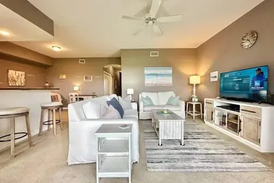 Image de StoneyBrook Golf Course, Pool, Tennis, Pickleball, Covered Parking