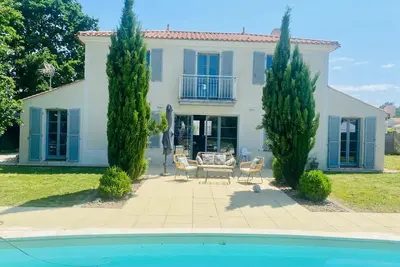 Image de Villa sur golf 4 chambres et piscine domaine sécurisé