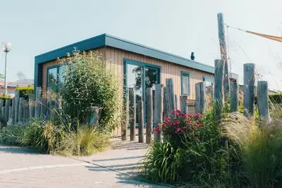 Image de Luxurious Voortse Villa for 4 people with a garden jacuzzi, near the restaurant and swimming pool on the Veluwe. Perfect for a relaxing holiday.