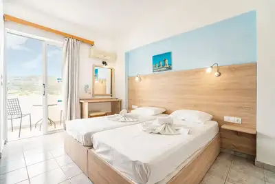 Image de Appartement 'Sotirakis Standard Room 6' avec vue montagne, Wi-Fi et climatisation