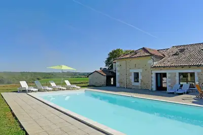 Image de Villa Le Breuil – Villa familiale avec piscine et vue en Charente