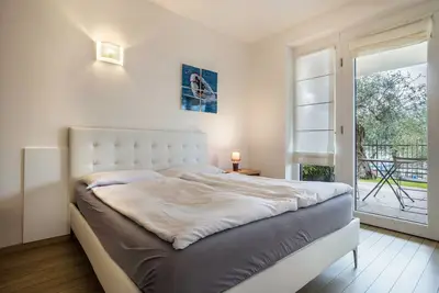 Image de Studio 'Mono Vista Lago Villa Treccani' avec vue sur le lac, Wi-Fi et climatisation