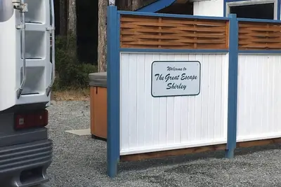 Image de The Great Escape - Shirley & Bunkhouse - with secluded Private Hot Tub - accommodates up to 6 guests