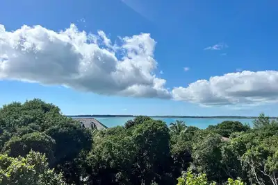 Image de Top Floor Condo, Walk to Pink Sands Beach