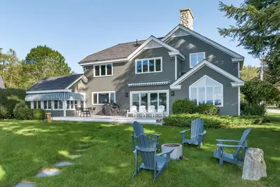 Image de Winnipesaukee Waterfront home on Melvin Bay