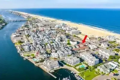 Image de Beachy 2 bdrm with everything at your fingertips