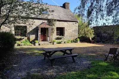 Image de Country Cottage With Heated Pool