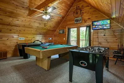 Image de Mountain Memories - Hot Tub & Life Size Games!