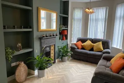Image de Victorian gem beside Ormeau Park & Ravenhill. Close to Belfast city centre