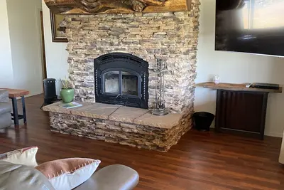 Image de Clean home with a view, hunt Unit 23 in comfort!